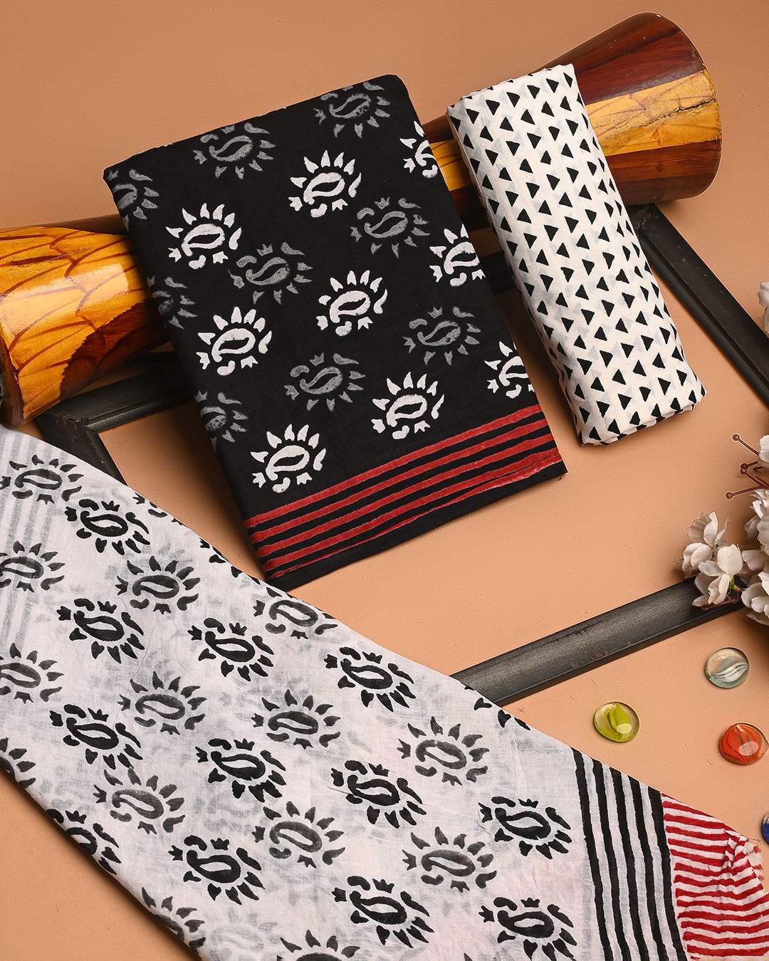 Classic Black And White Hand Block Printed Cotton Suit With Cotton Dupatta (BSCOTMU66)