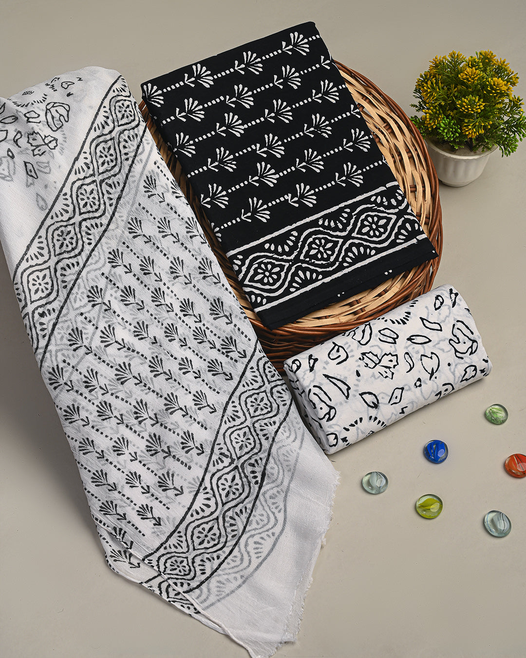 Elegant White & black Printed Cotton Suit With Chiffon Dupatta (BSCOTCH47)