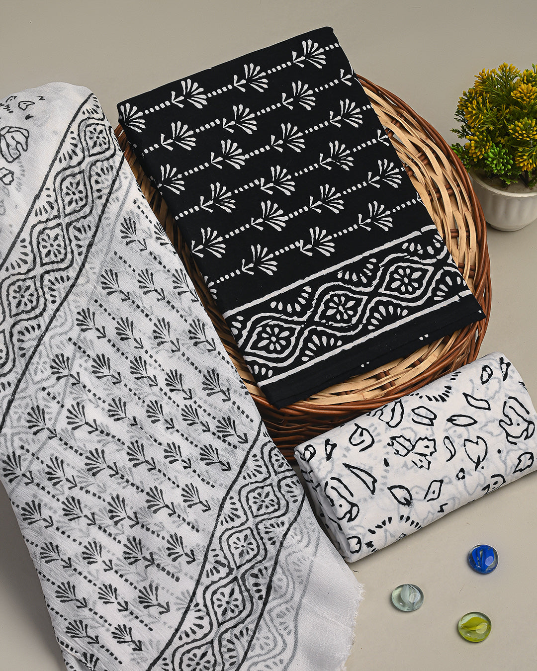 Elegant White & black Printed Cotton Suit With Chiffon Dupatta (BSCOTCH47)